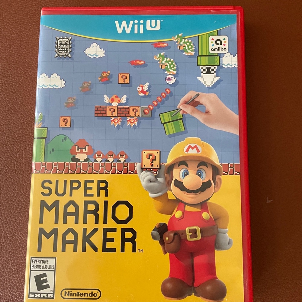 Nintendo Super Mario Maker Wii U - Red Case, Yellow Cover